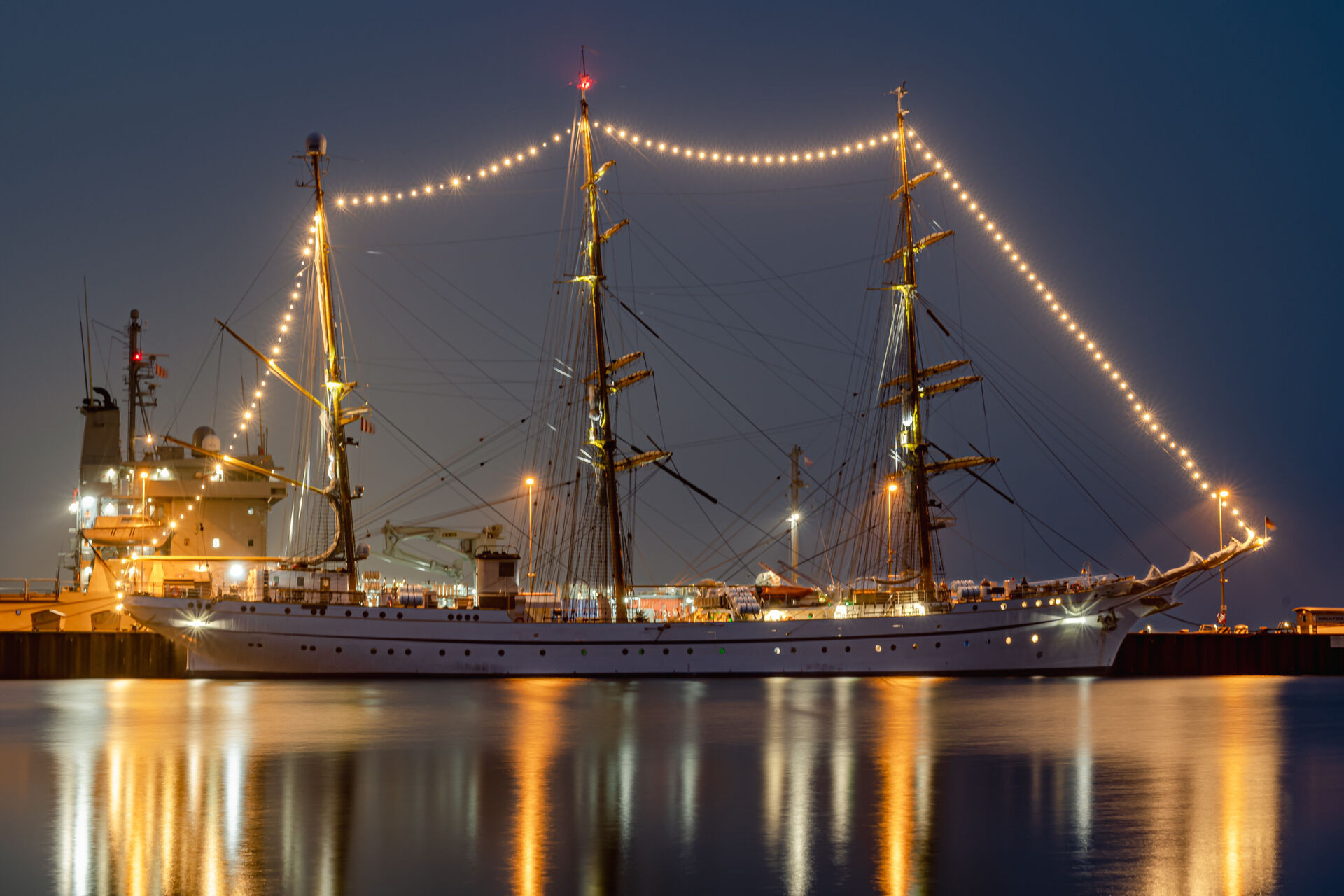  Landmark and ambassador: A retired commander reports on his experiences on the GORCH FOCK.