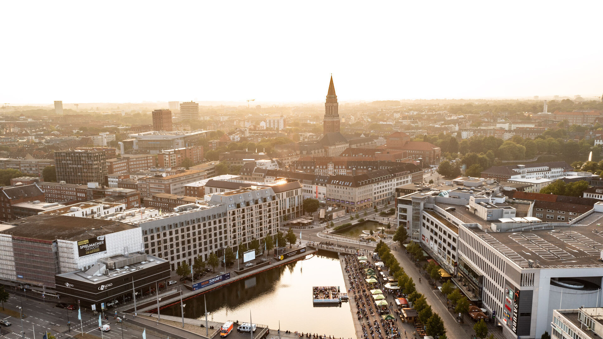  Big city flair and maritime lifestyle. What must you have seen and done in Kiel?
